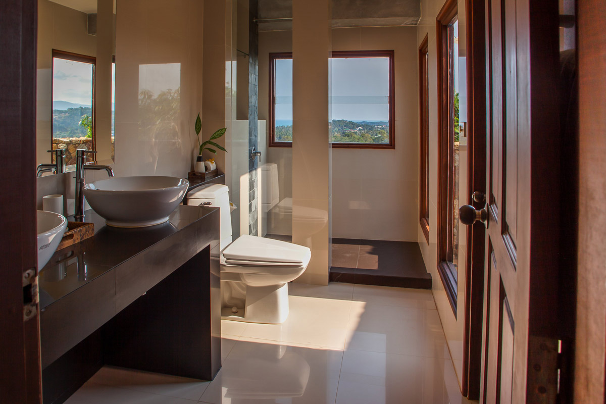 ID:666/AV Five bedroom villa with sea view in Choeng Mon