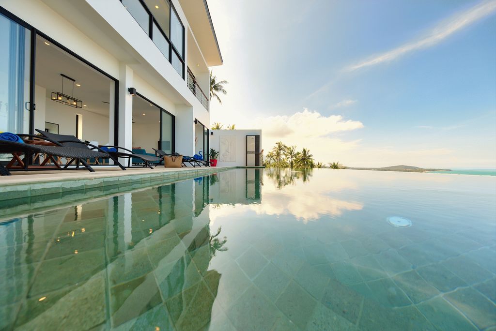 ID:472 four Bedroom Villa with sea view on Maenam