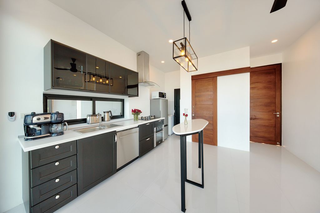 ID:472 four Bedroom Villa with sea view on Maenam