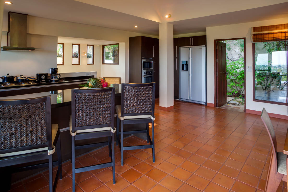 ID:666/AV Five bedroom villa with sea view in Choeng Mon
