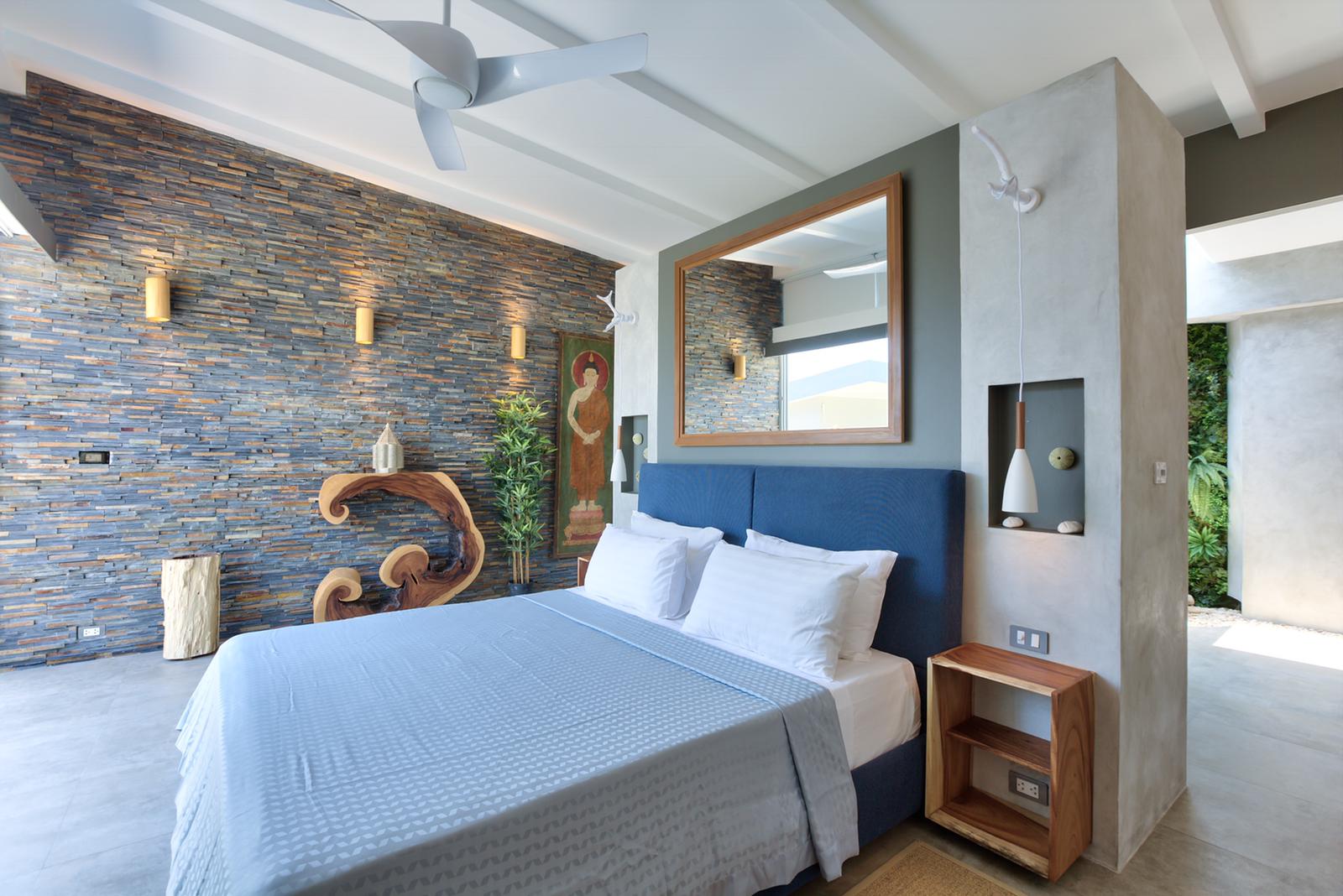 ID:733 Five bedroom beachfront villa on Samrong