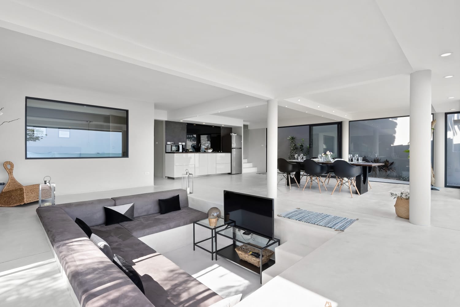 ID:599/BFM Four bedrooms villa on the beachfront of Bophut.