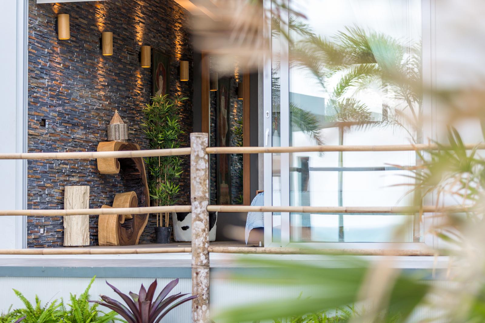ID:733 Five bedroom beachfront villa on Samrong