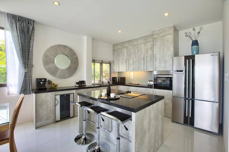 ID:143 Four bedrooms on Plai Laem