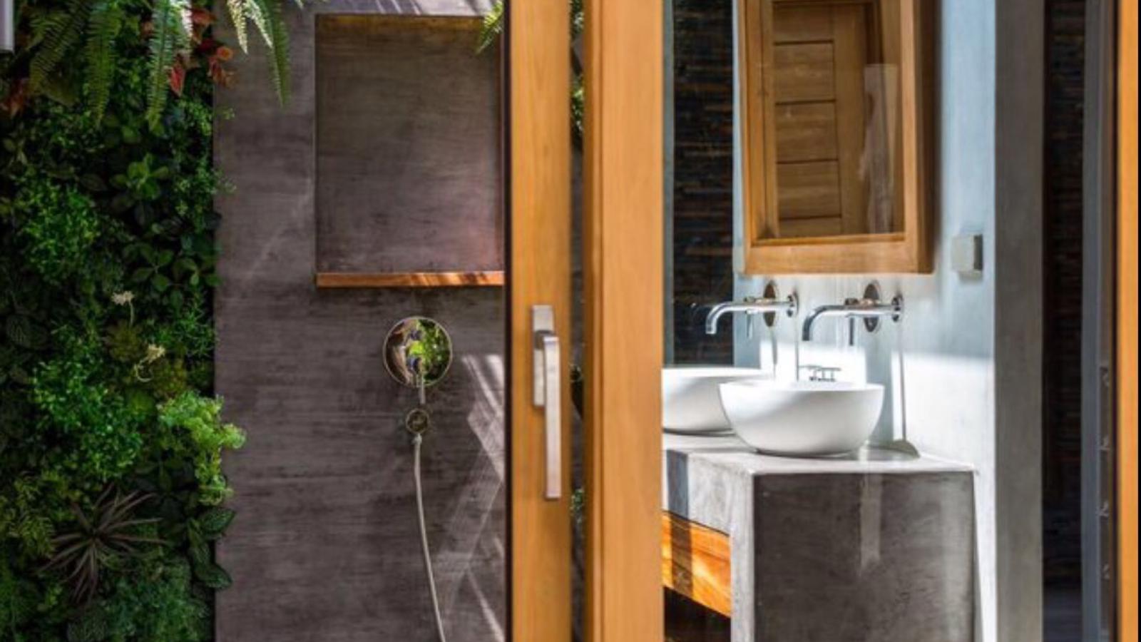 ID:733 Five bedroom beachfront villa on Samrong