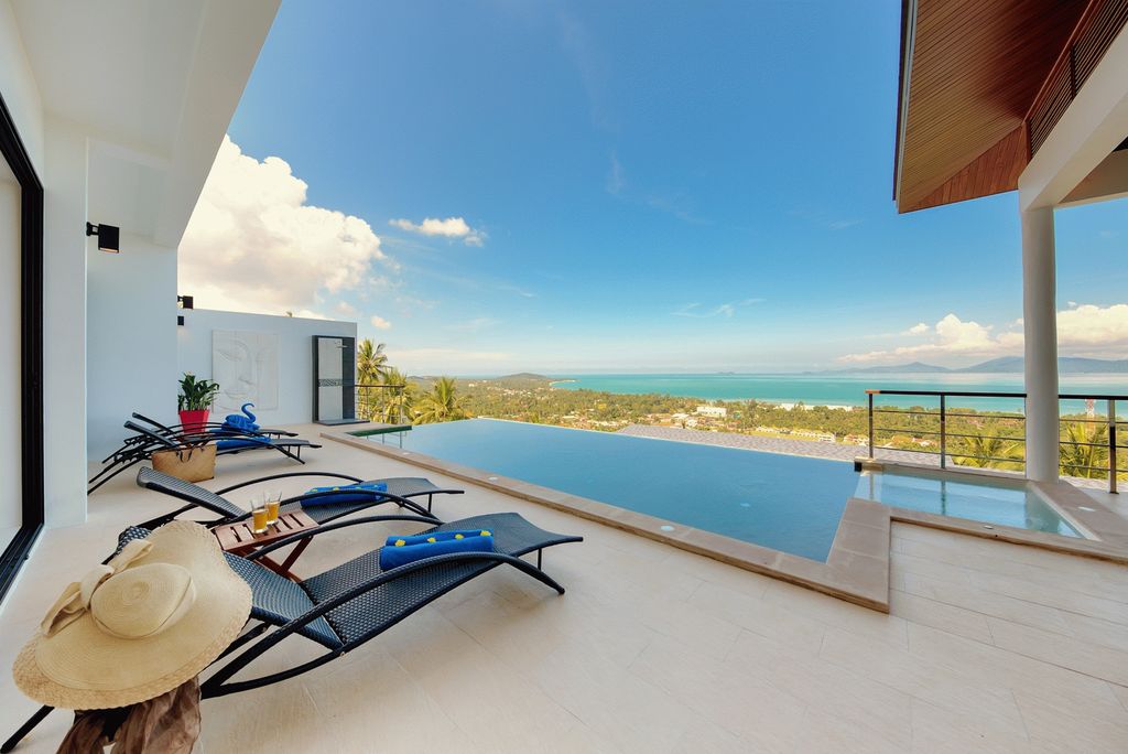 ID:472 four Bedroom Villa with sea view on Maenam