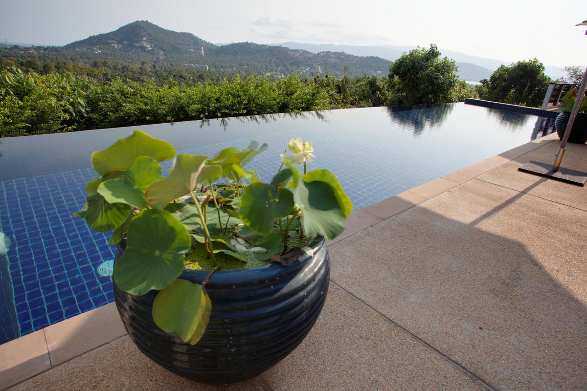 ID:666/AV Five bedroom villa with sea view in Choeng Mon