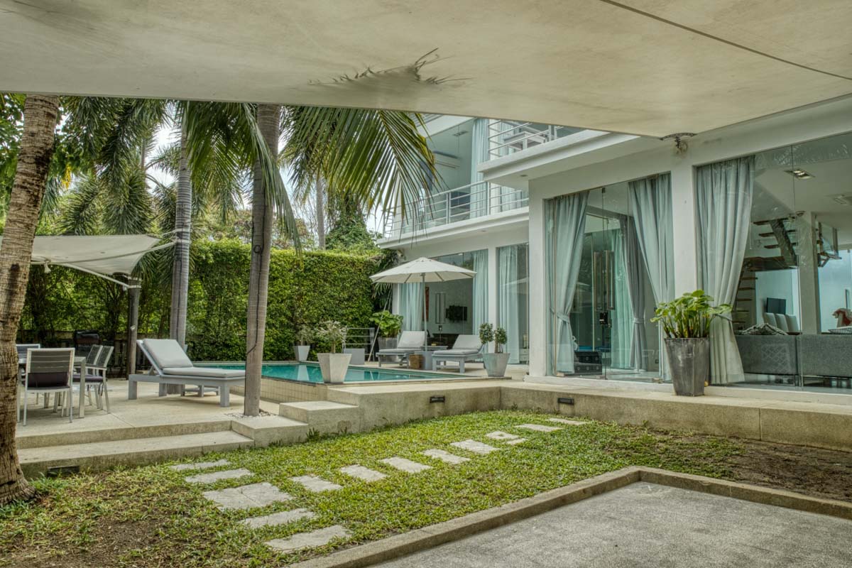 ID:702 Four bedroom villa on Chaweng beach