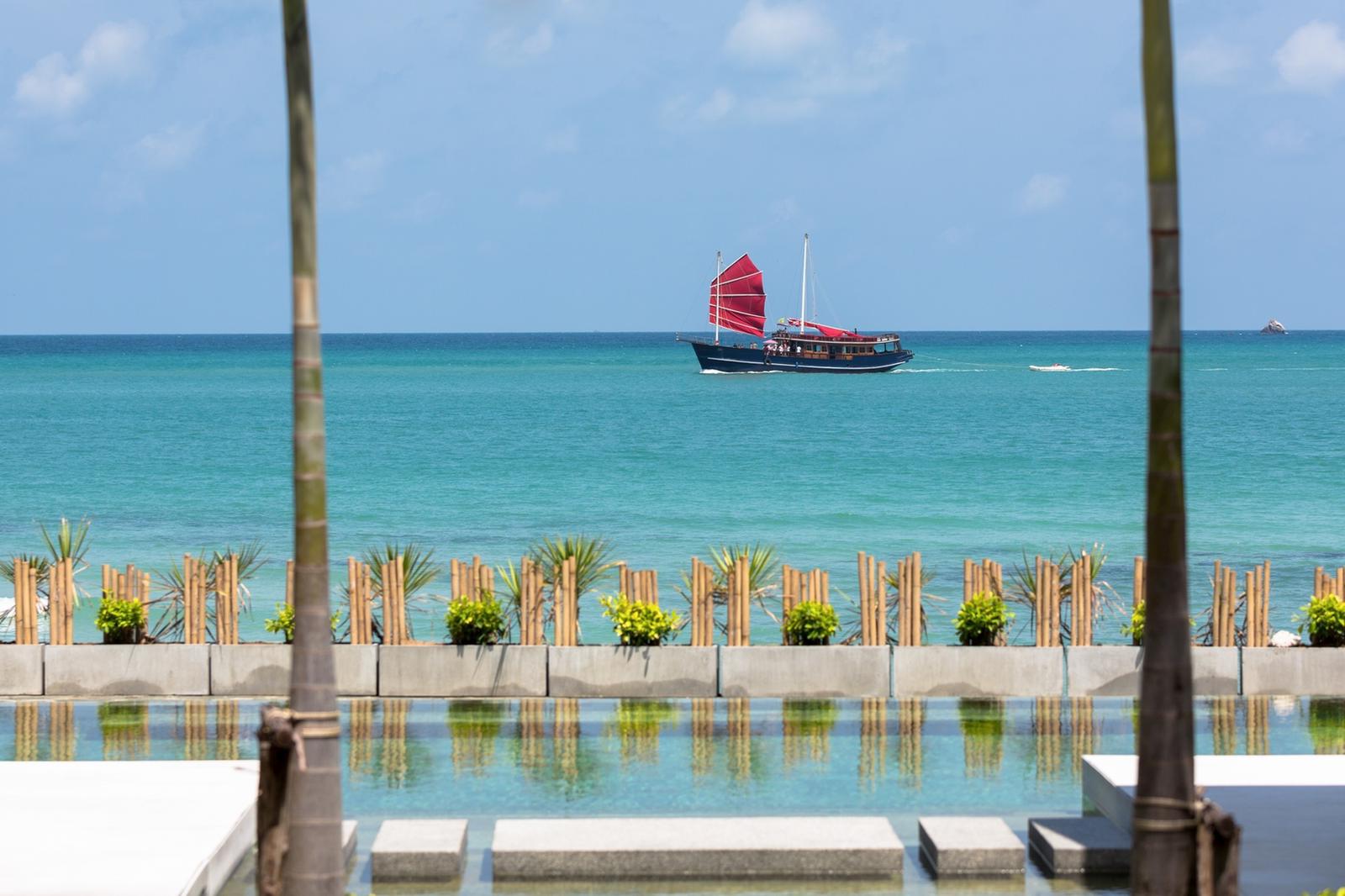 ID:733 Five bedroom beachfront villa on Samrong