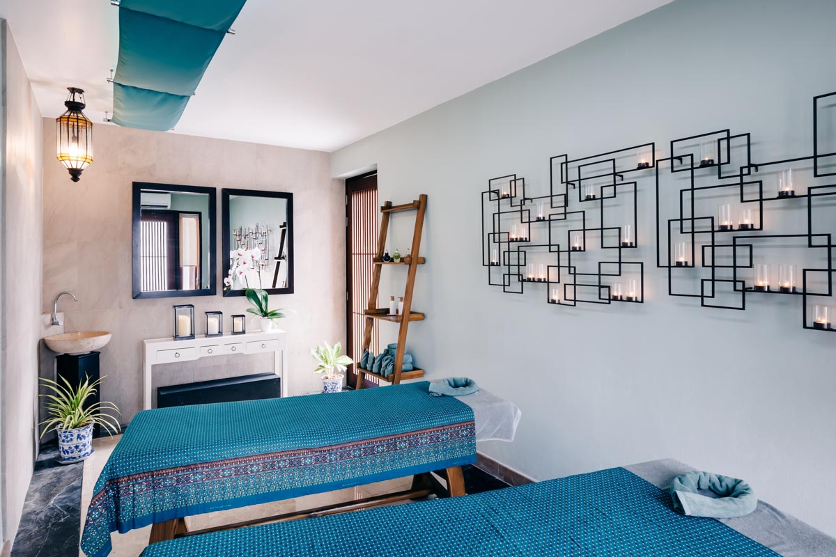 ID:689 Five bedrooms beachfront villa on Bang Por beach