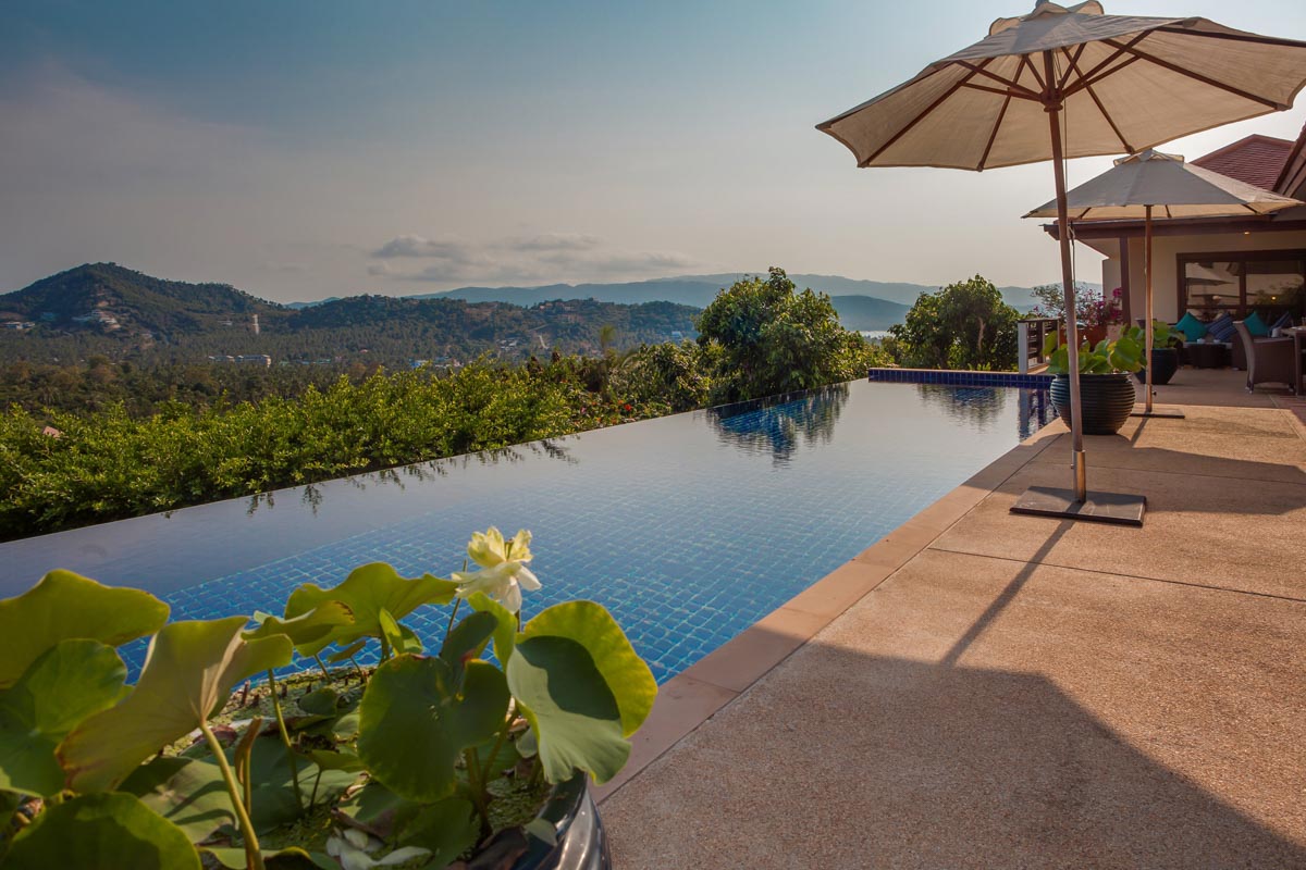 ID:666/AV Five bedroom villa with sea view in Choeng Mon
