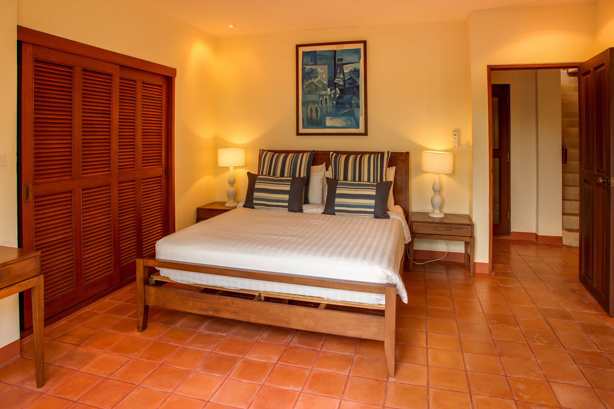 ID:666/AV Five bedroom villa with sea view in Choeng Mon