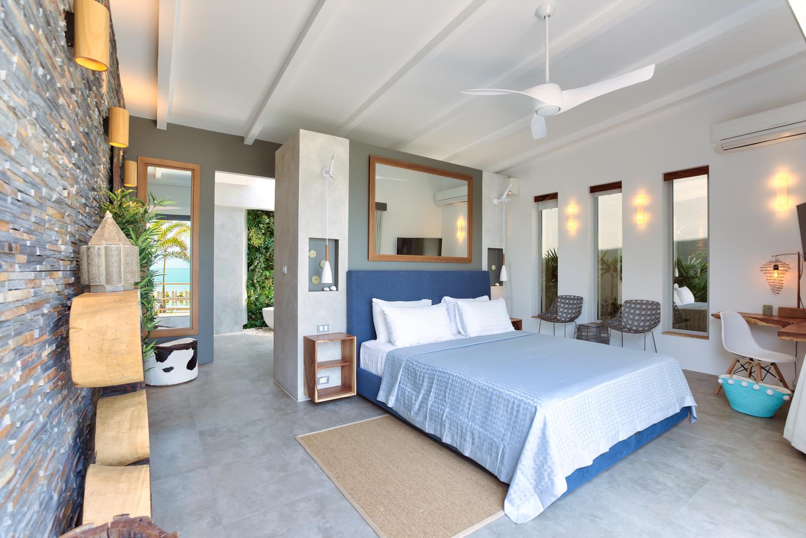 ID:733 Five bedroom beachfront villa on Samrong