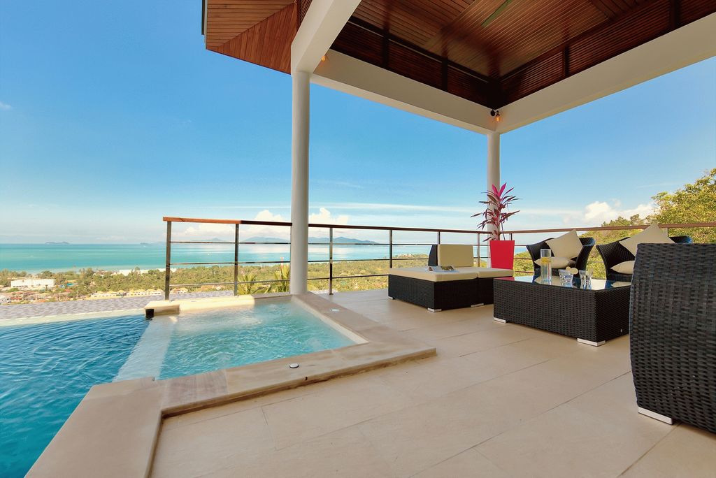 ID:472 four Bedroom Villa with sea view on Maenam