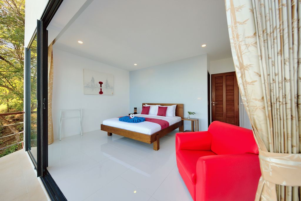 ID:472 four Bedroom Villa with sea view on Maenam