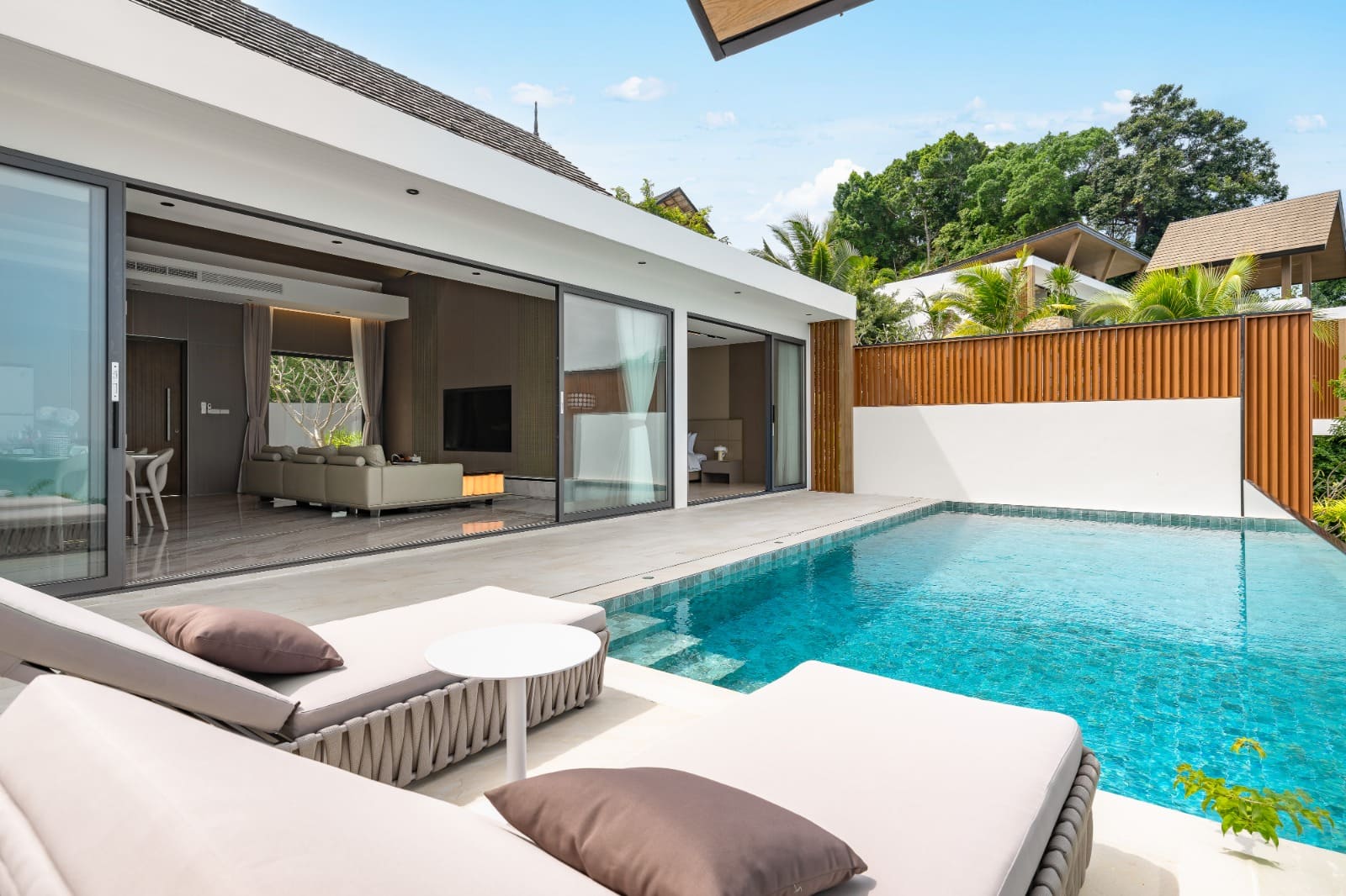 VILR-0081: Brand-new modern thai style sea view villa with 3 bedroom and private pool, located in Bang Por