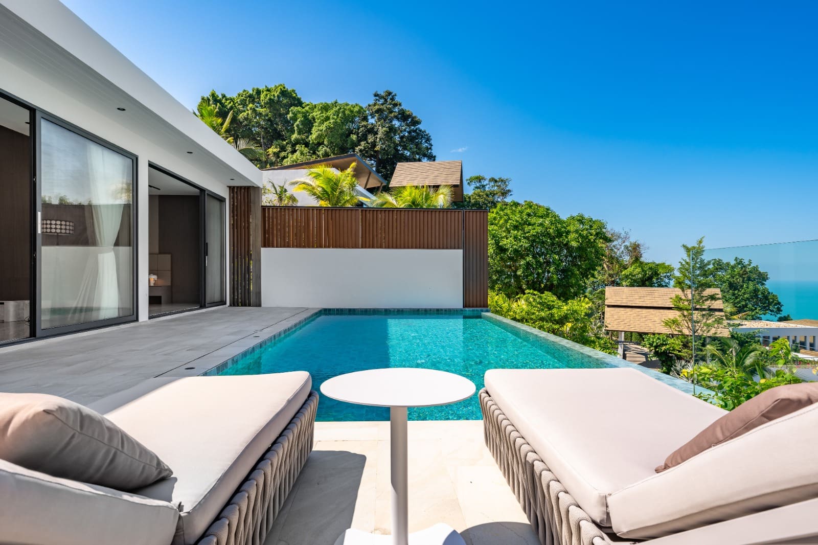 VILR-0081: Brand-new modern thai style sea view villa with 3 bedroom and private pool, located in Bang Por