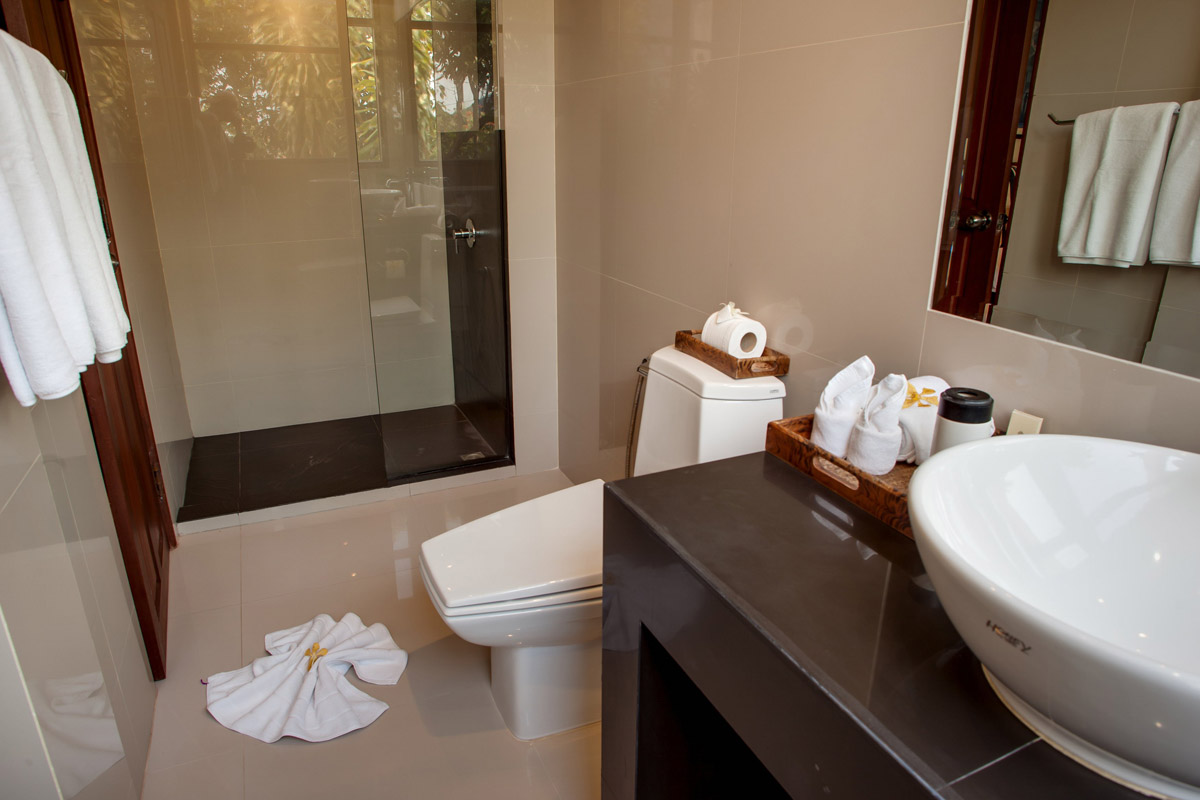 ID:666/AV Five bedroom villa with sea view in Choeng Mon