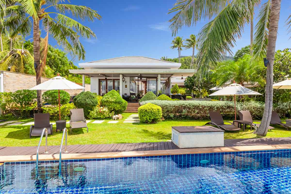 ID:689 Five bedrooms beachfront villa on Bang Por beach