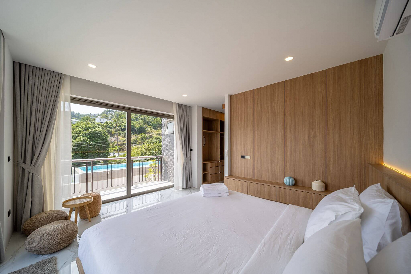VILS-0072: Ready-to-move 3-bedroom sea View Villa with private pool in Chaweng Noi