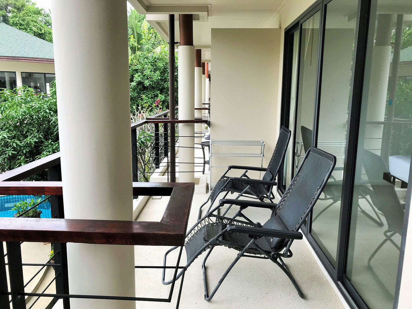 ID:422 Two bedrooms apartment in a gated complex in the area of Plai Laem