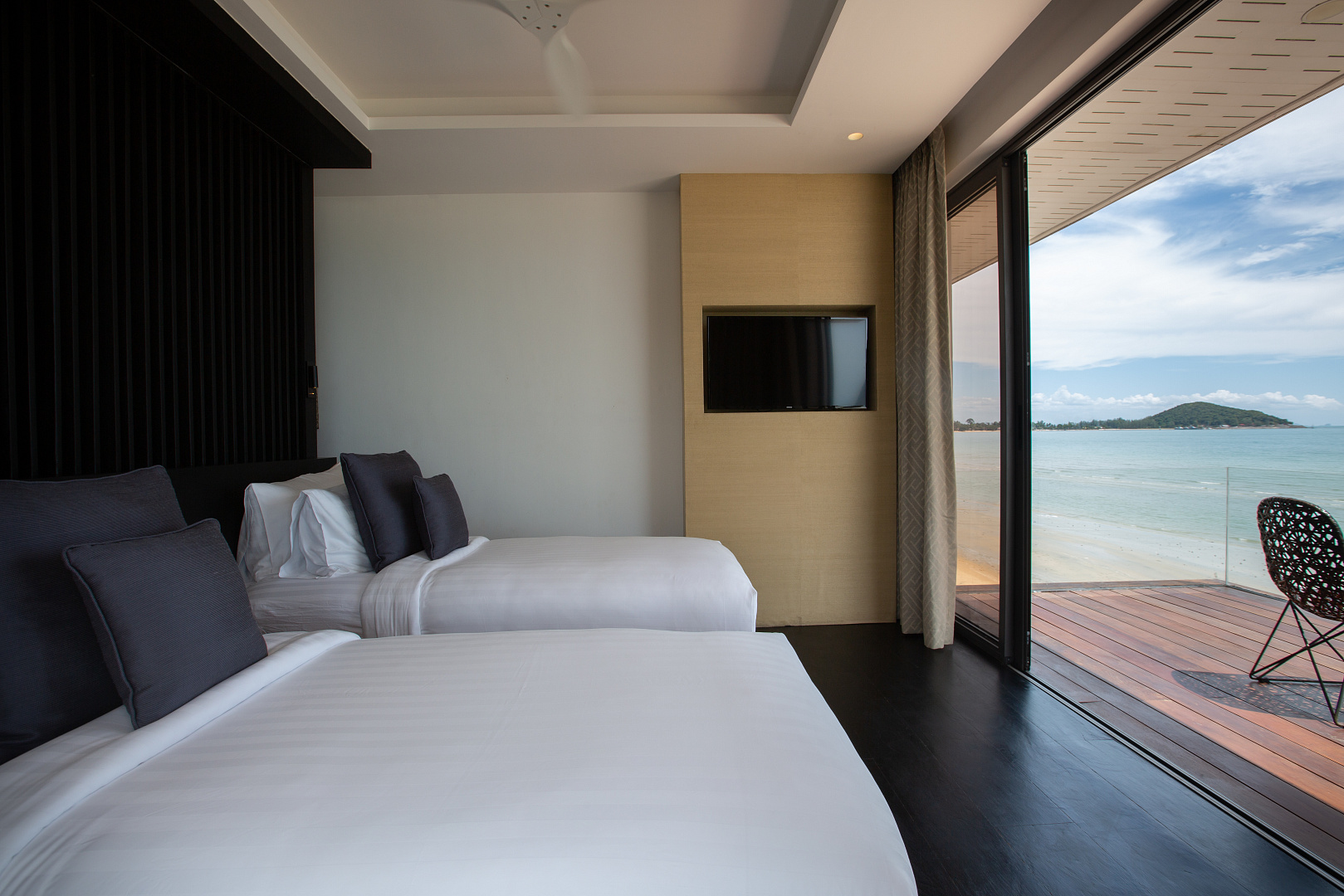 ID:304/UL Трехспальная вилла на берегу пляжа Липа Ной